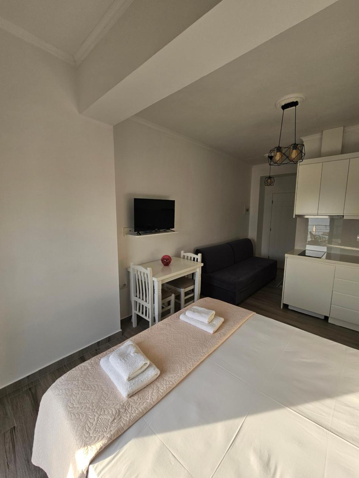Nora'S Guesthouse Саранда Экстерьер фото