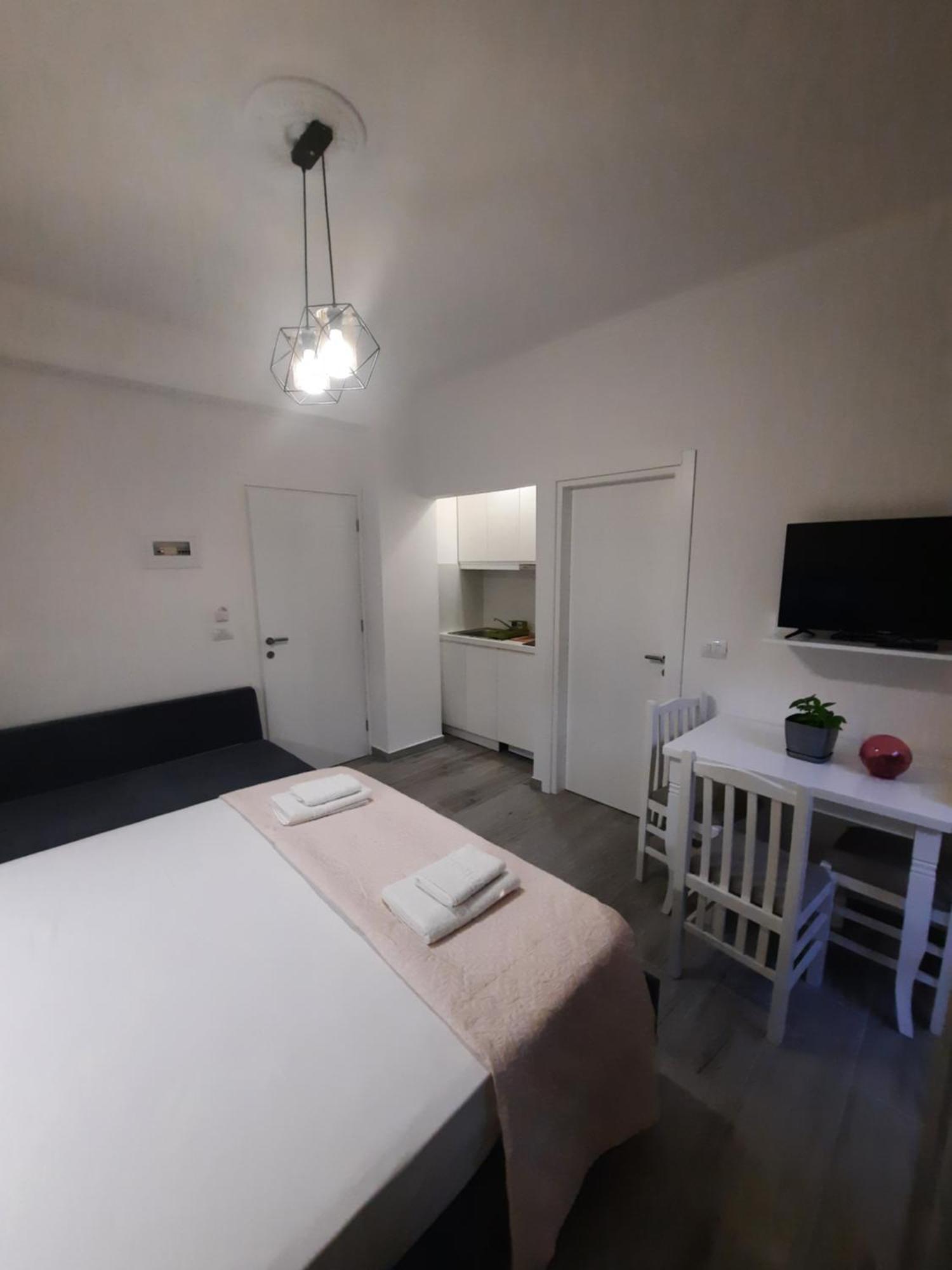 Nora'S Guesthouse Саранда Экстерьер фото